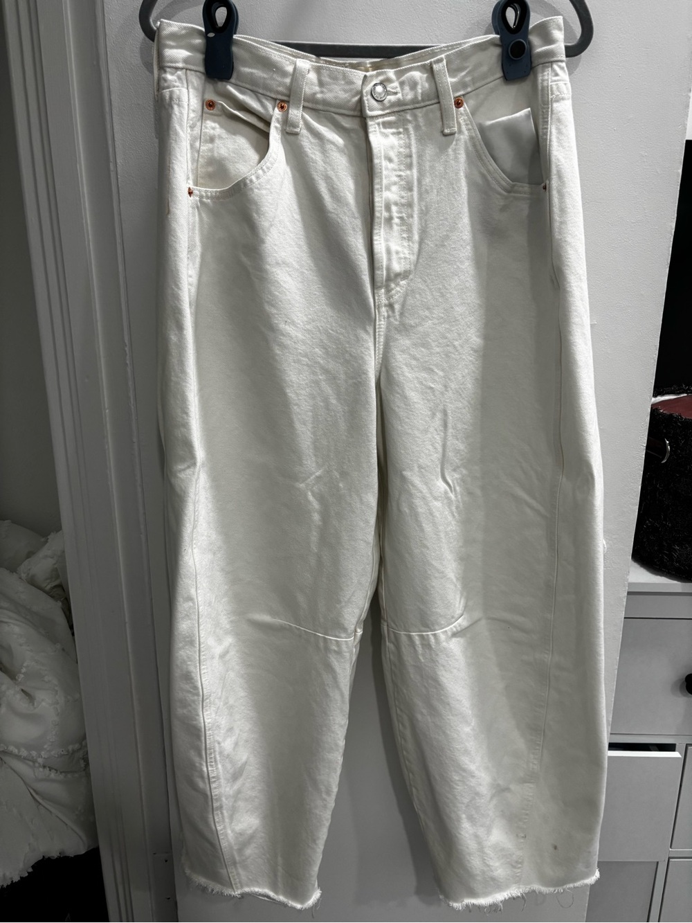 Universal Thread Men's Off-White Relaxed Jeans